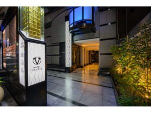 池袋西口のVARKIN（ヴァーキン）の外観。池袋メンズエステGirlsSpaのホテル案内画像です。
